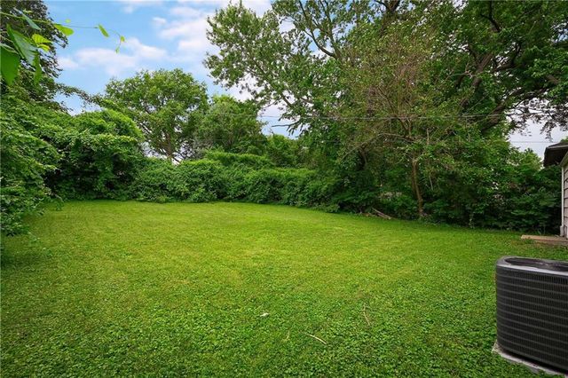 8600 Ford Avenue, Raytown, MO 64138