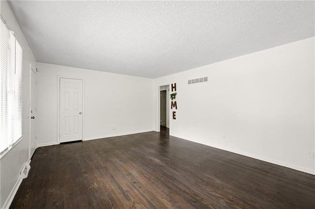 8600 Ford Avenue, Raytown, MO 64138