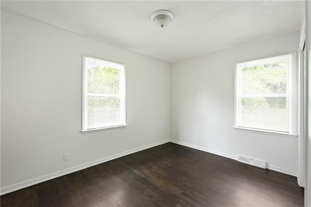 8600 Ford Avenue, Raytown, MO 64138