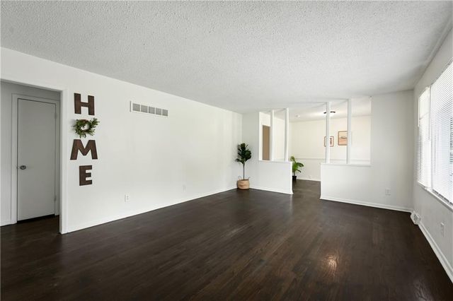 8600 Ford Avenue, Raytown, MO 64138