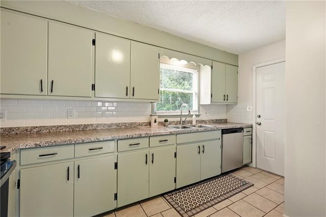 8600 Ford Avenue, Raytown, MO 64138