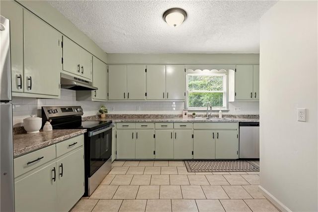 8600 Ford Avenue, Raytown, MO 64138