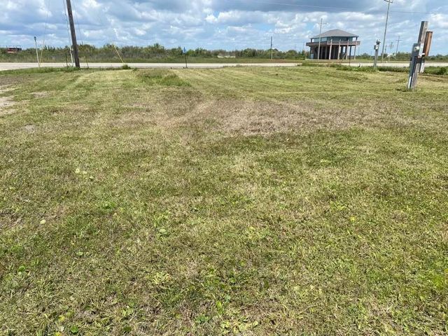 996 Evans Street, Gilchrist, TX 77617
