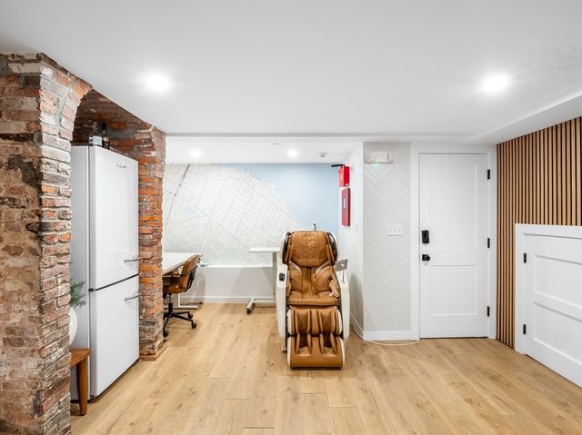 21-23 Middle Street LL, Newburyport, MA 01950