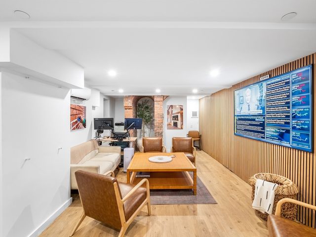 21-23 Middle Street LL, Newburyport, MA 01950