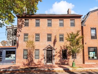 21-23 Middle Street LL, Newburyport, MA 01950