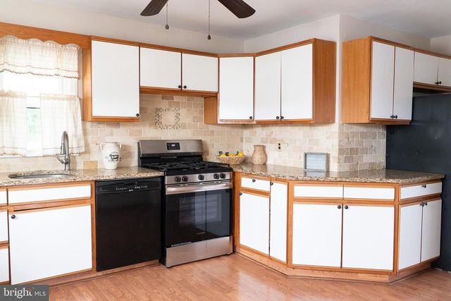 401 CHESTER AVE, Bellmawr, NJ 08031