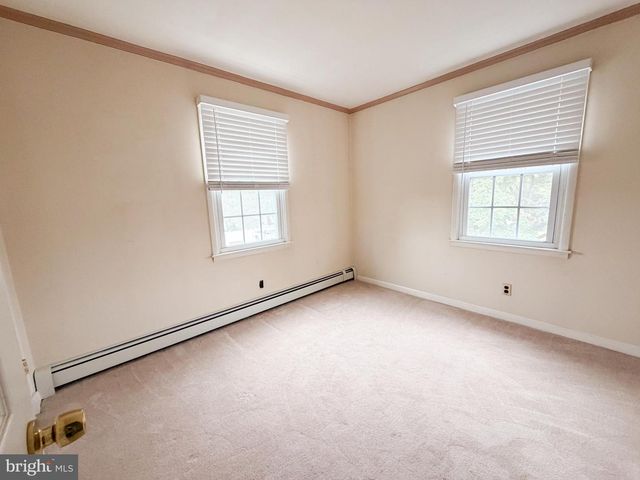 401 CHESTER AVE, Bellmawr, NJ 08031