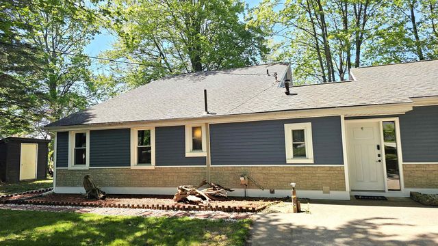 2669 N Lakeview Drive, Sanford, MI 48657