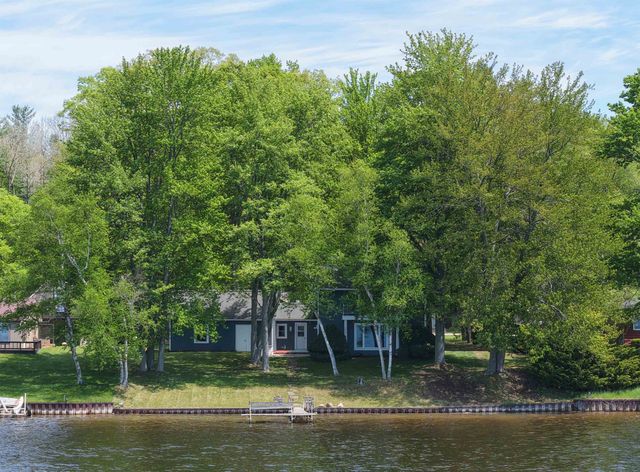 2669 N Lakeview Drive, Sanford, MI 48657