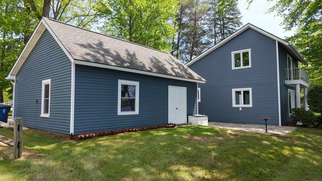 2669 N Lakeview Drive, Sanford, MI 48657