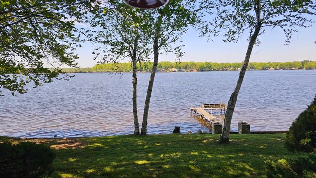 2669 N Lakeview Drive, Sanford, MI 48657