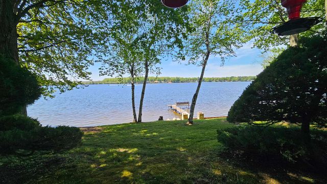 2669 N Lakeview Drive, Sanford, MI 48657