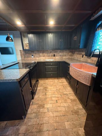 2669 N Lakeview Drive, Sanford, MI 48657