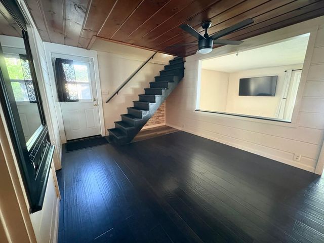 2669 N Lakeview Drive, Sanford, MI 48657