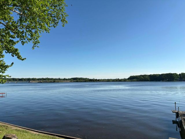 2669 N Lakeview Drive, Sanford, MI 48657