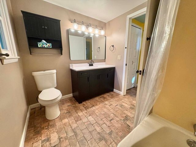 2669 N Lakeview Drive, Sanford, MI 48657
