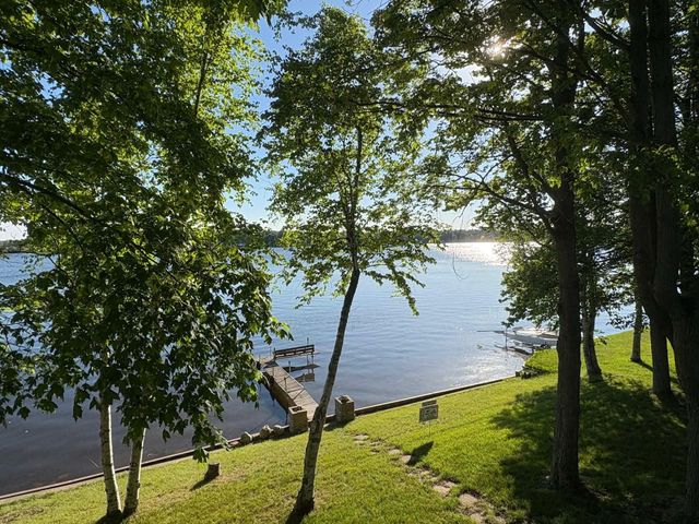 2669 N Lakeview Drive, Sanford, MI 48657
