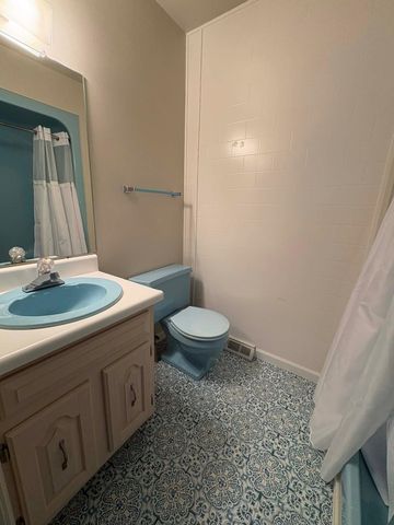 2669 N Lakeview Drive, Sanford, MI 48657