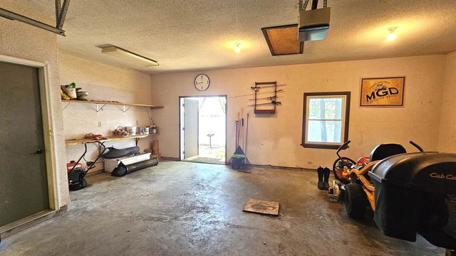 2669 N Lakeview Drive, Sanford, MI 48657