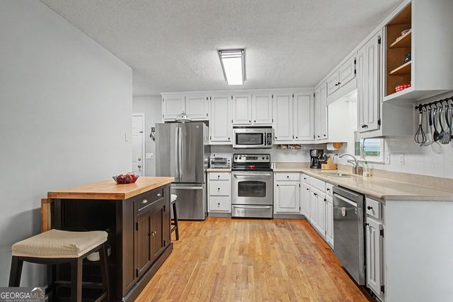 140 Thomas Crossing Drive, Newnan, GA 30265