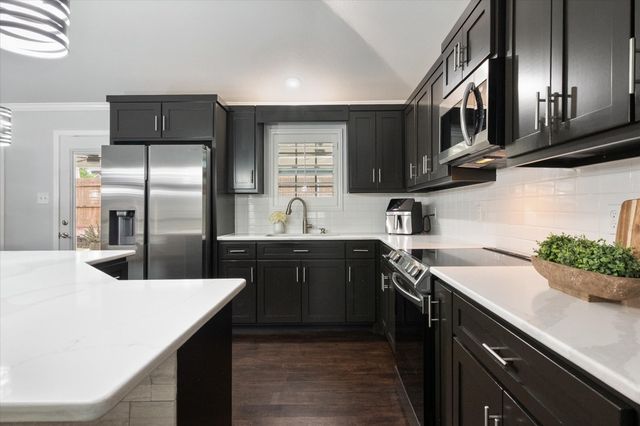 3104 Creekwood Lane, Fort Worth, TX 76123