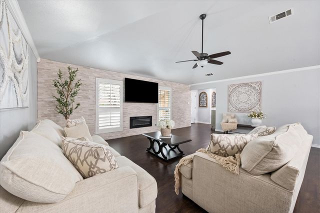 3104 Creekwood Lane, Fort Worth, TX 76123