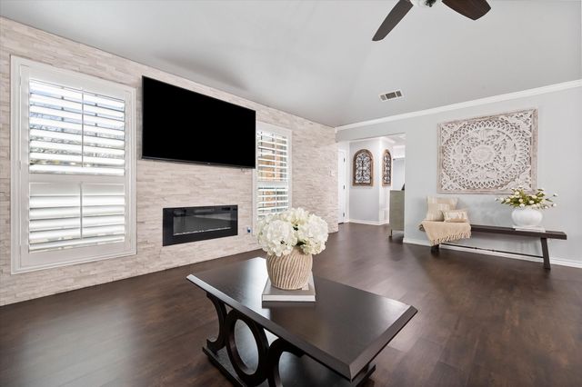 3104 Creekwood Lane, Fort Worth, TX 76123