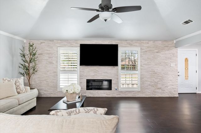 3104 Creekwood Lane, Fort Worth, TX 76123