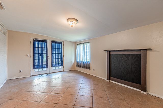 2009 Meadow Lark Lane, Irving, TX 75060