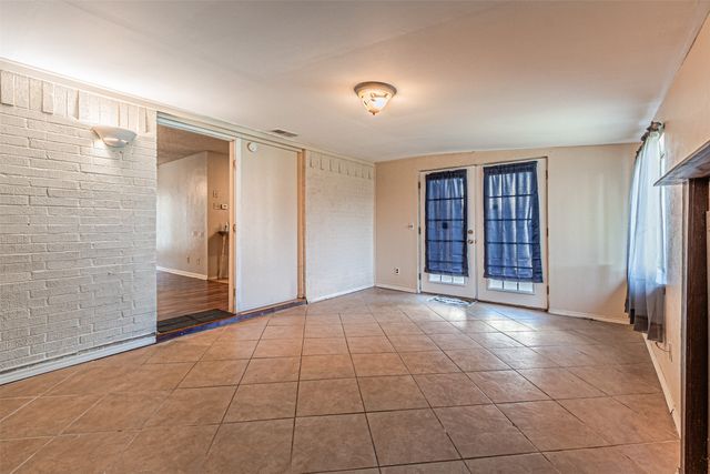 2009 Meadow Lark Lane, Irving, TX 75060