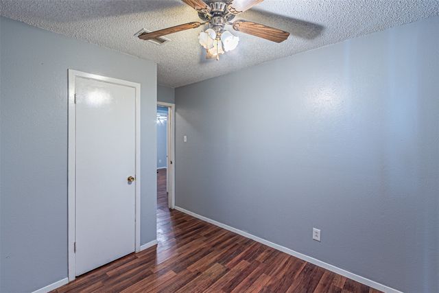2009 Meadow Lark Lane, Irving, TX 75060