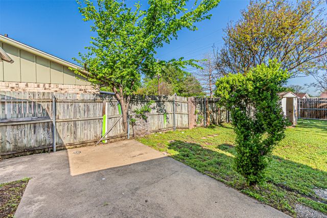 2009 Meadow Lark Lane, Irving, TX 75060