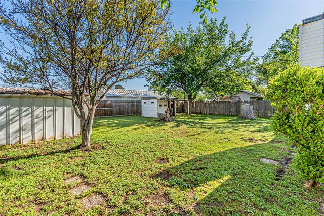 2009 Meadow Lark Lane, Irving, TX 75060