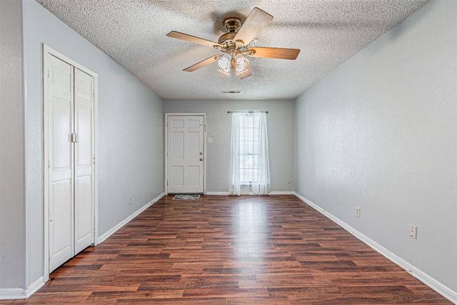 2009 Meadow Lark Lane, Irving, TX 75060