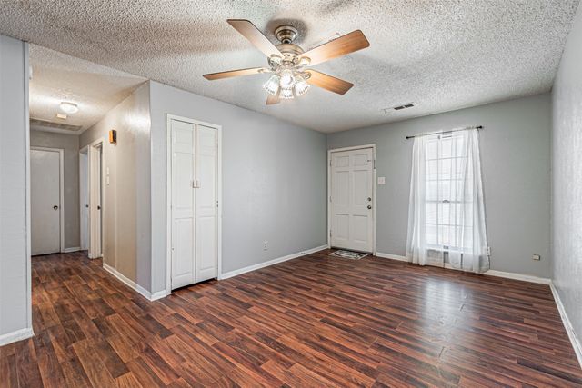 2009 Meadow Lark Lane, Irving, TX 75060