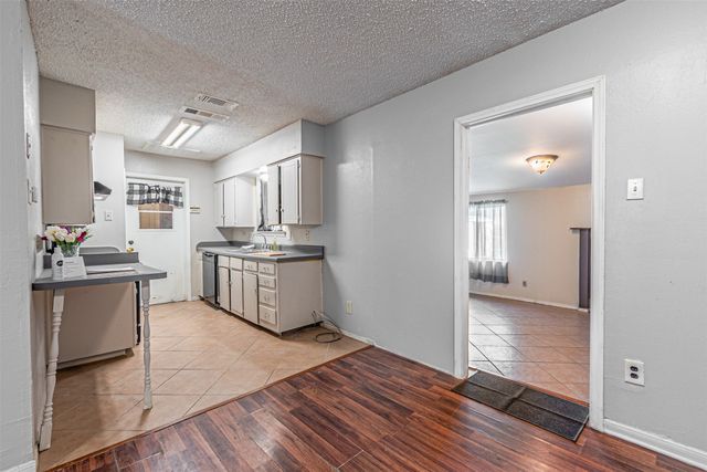 2009 Meadow Lark Lane, Irving, TX 75060