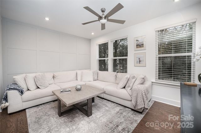 4004 Capital Ridge Court, Charlotte, NC 28205