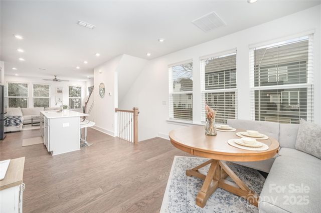 4004 Capital Ridge Court, Charlotte, NC 28205