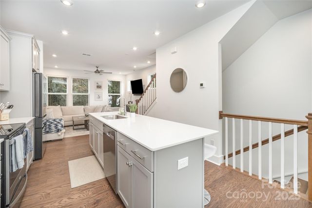 4004 Capital Ridge Court, Charlotte, NC 28205