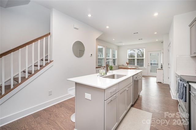 4004 Capital Ridge Court, Charlotte, NC 28205