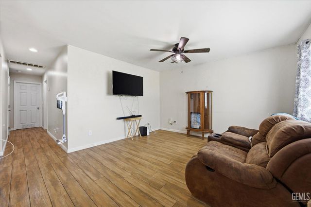 804 Ann Arbor Drive, Bakersfield, CA 93308