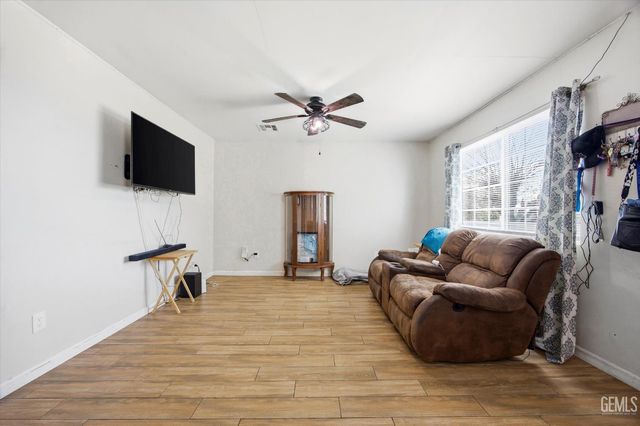 804 Ann Arbor Drive, Bakersfield, CA 93308