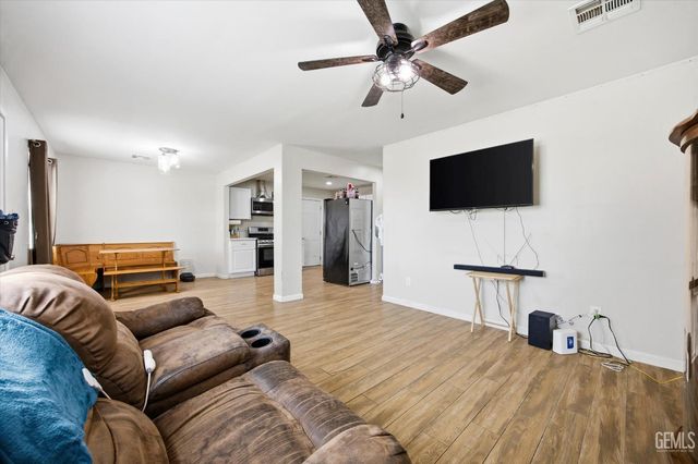 804 Ann Arbor Drive, Bakersfield, CA 93308