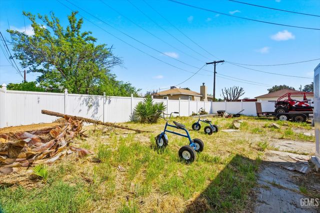 804 Ann Arbor Drive, Bakersfield, CA 93308