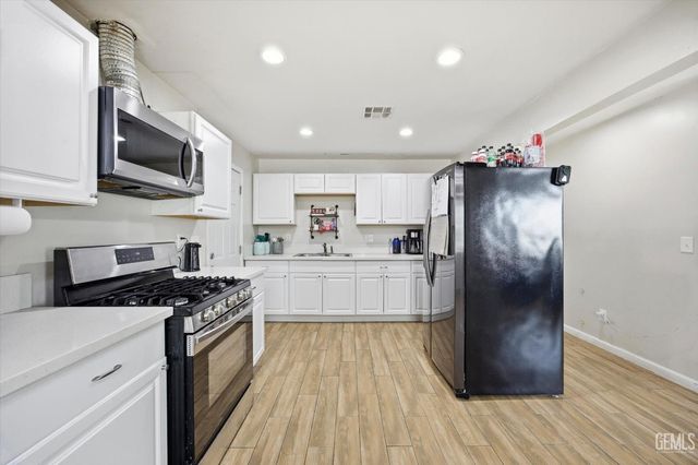 804 Ann Arbor Drive, Bakersfield, CA 93308