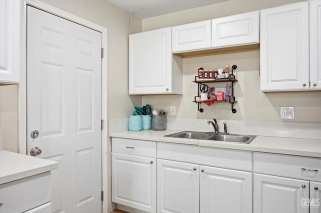 804 Ann Arbor Drive, Bakersfield, CA 93308