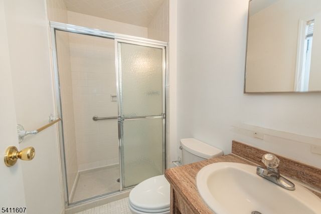 19 Trouville Dr, Parsippany-troy Hills Twp., NJ 07054