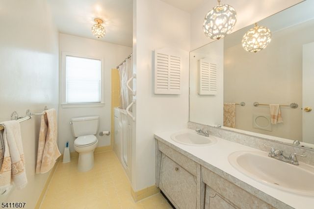 19 Trouville Dr, Parsippany-troy Hills Twp., NJ 07054