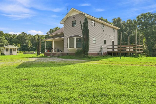 1650 Little Fish Trap Rd, Lawrenceburg, TN 38464